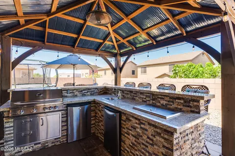 Kitchen - 211 E Refuge Loop, Vail, AZ 85641 photo 4 of 5