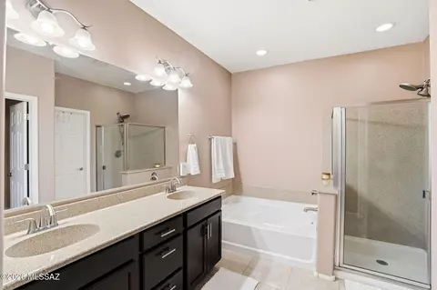 Bath - 211 E Refuge Loop, Vail, AZ 85641 photo 1 of 2