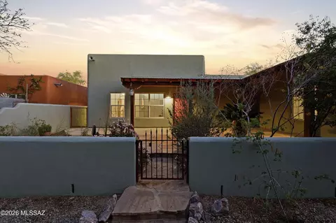 10523 E John Mcnair Pl, Tucson, AZ 85747