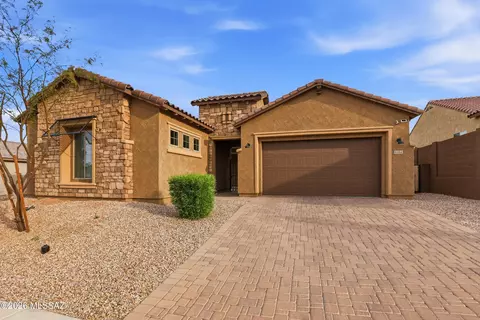 8384 N Movie Pass Trl, Tucson, AZ 85743
