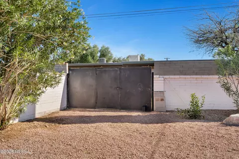 Exterior - 7402 E 34th St, Tucson, AZ 85710 photo 2 of 8