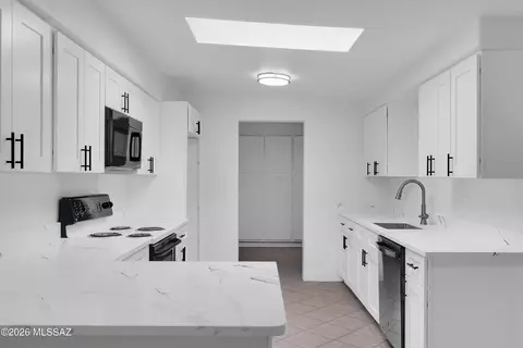 Kitchen - 7402 E 34th St, Tucson, AZ 85710 photo 7 of 7
