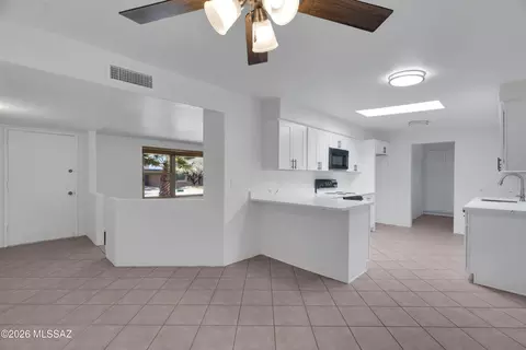 Kitchen - 7402 E 34th St, Tucson, AZ 85710 photo 1 of 7