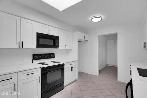 Kitchen - 7402 E 34th St, Tucson, AZ 85710 photo 6 of 7