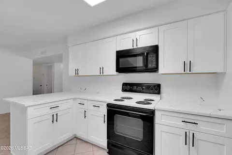 Kitchen - 7402 E 34th St, Tucson, AZ 85710 photo 5 of 7