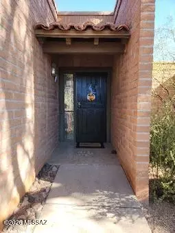 1320 W Desert Hills Dr, Green Valley, AZ 85622