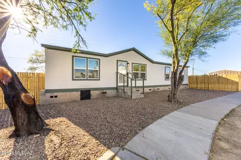 705 W Lightstar Cir, Tucson, AZ 85756