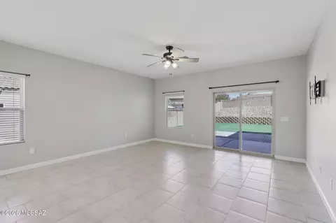 Living - 264 W Sg Posey St, Vail, AZ 85641 photo 1 of 3