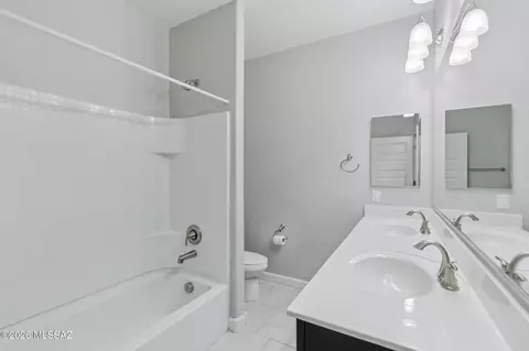 Bath - 264 W Sg Posey St, Vail, AZ 85641 photo 1 of 5