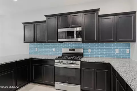 Kitchen - 264 W Sg Posey St, Vail, AZ 85641 photo 2 of 4