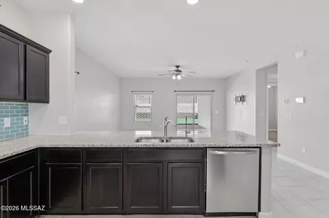 Kitchen - 264 W Sg Posey St, Vail, AZ 85641 photo 4 of 4
