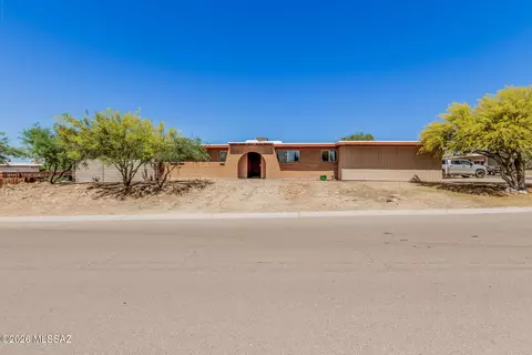 7401 N Bradley Pl, Tucson, AZ 85741