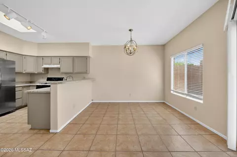 Dining - 508 E Squirrel Tail Dr, Tucson, AZ 85704 photo 2 of 3