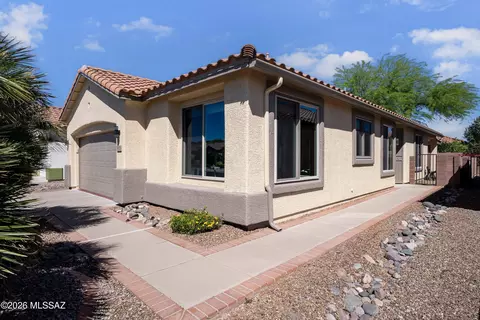 9511 N Twinkling Shadows Way, Tucson, AZ 85743