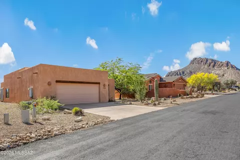 2200 Triangle X Ln, Tucson, AZ 85713