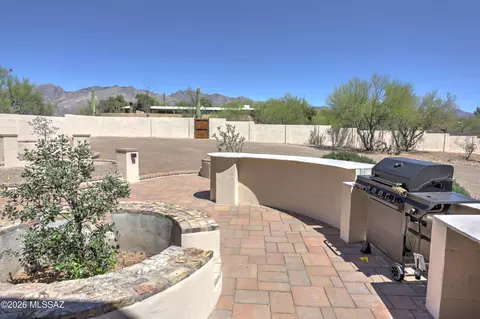 Exterior - 4939 E River Rd, Tucson, AZ 85718 photo 1 of 2