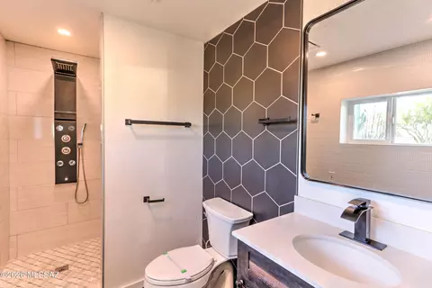 Bath - 4939 E River Rd, Tucson, AZ 85718 photo 7 of 7