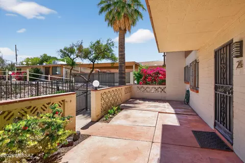 5901 N Oracle Rd # 24, Tucson, AZ 85704