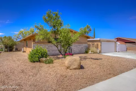 Exterior - 406 S Holcomb Cir, Vail, AZ 85641 photo 2 of 7