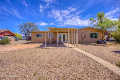 Exterior - 406 S Holcomb Cir, Vail, AZ 85641 photo 5 of 7