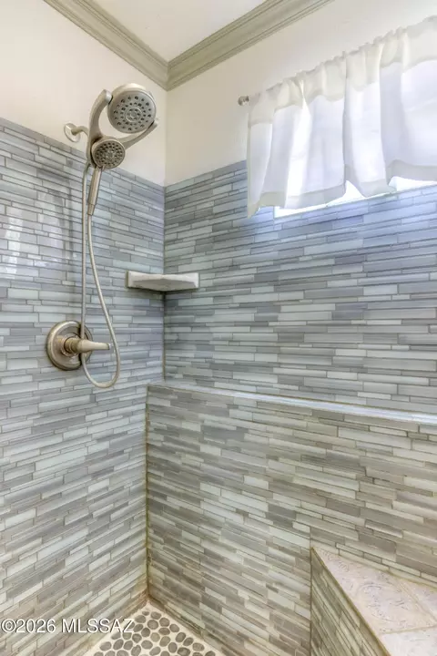 Bath - 406 S Holcomb Cir, Vail, AZ 85641 photo 4 of 6