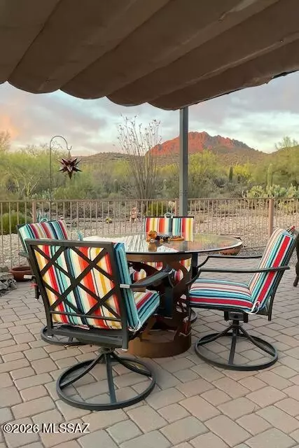 7736 W Copper Nugget Dr, Tucson, AZ 85735