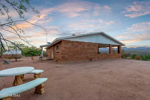 Exterior - 408 S Rolfs Ave, Mammoth, AZ 85618 photo 2 of 4