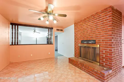 Living - 408 S Rolfs Ave, Mammoth, AZ 85618 photo 3 of 3