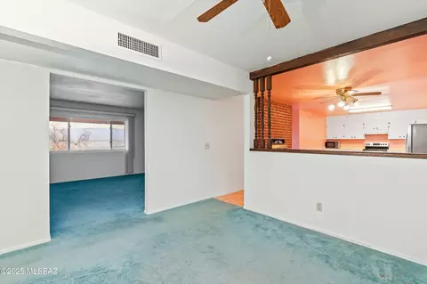 Living - 408 S Rolfs Ave, Mammoth, AZ 85618 photo 2 of 3