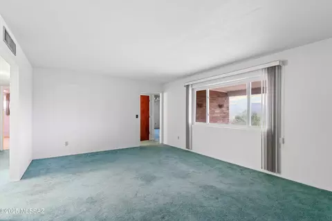 Living - 408 S Rolfs Ave, Mammoth, AZ 85618 photo 1 of 3