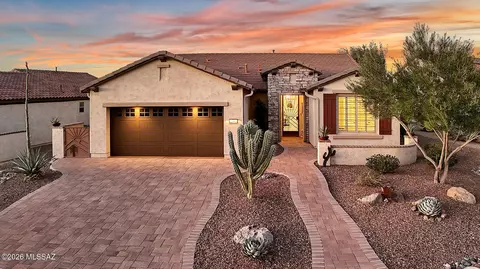 2397 E Skywalker Way, Green Valley, AZ 85614