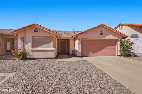 9907 N Woodstone Trl, Tucson, AZ 85742