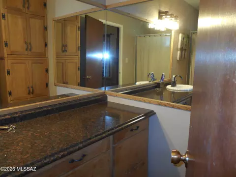Bath - 1201 E Old Stewart Rd, Willcox, AZ 85643 photo 1 of 7
