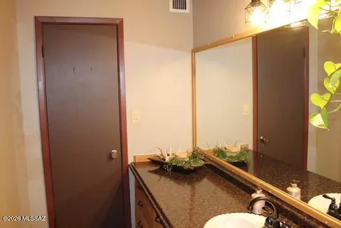 Bath - 1201 E Old Stewart Rd, Willcox, AZ 85643 photo 5 of 7
