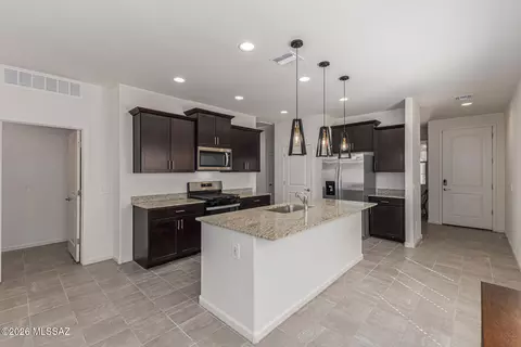 Kitchen - 12600 E Caden Dr, Vail, AZ 85641 photo 3 of 5