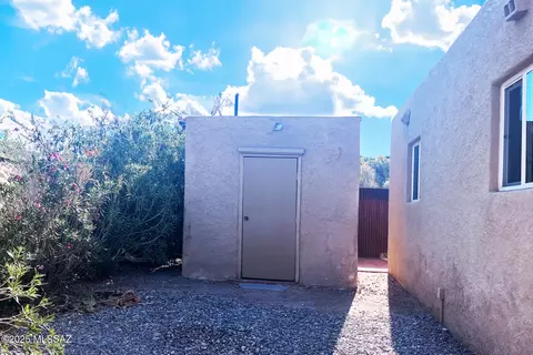 Exterior - 1130 E Spring St, Tucson, AZ 85719 photo 13 of 14