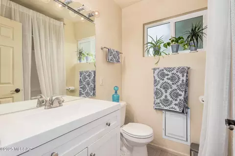 Bath - 1130 E Spring St, Tucson, AZ 85719 photo 2 of 2