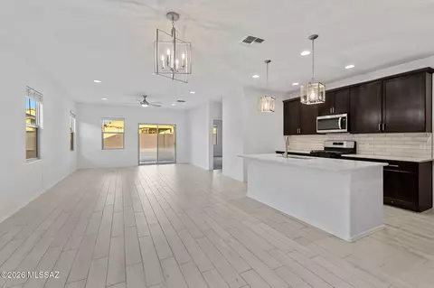 7665 S Via Casa De Campo, Tucson, AZ 85756