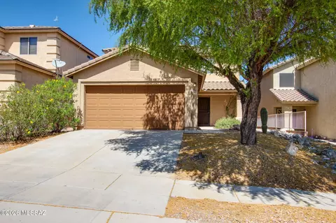 694 W Amber Sun Dr, Green Valley, AZ 85614