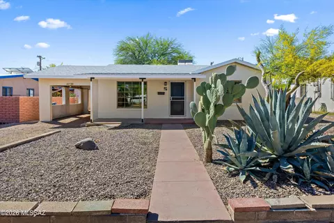 3008 E Seneca St, Tucson, AZ 85716
