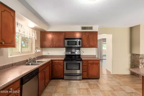 Kitchen - 450 E Deone Ln, Tucson, AZ 85704 photo 4 of 4