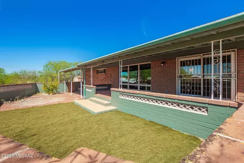 Exterior - 450 E Deone Ln, Tucson, AZ 85704 photo 8 of 12