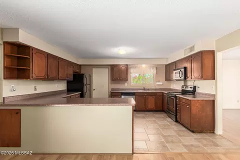 Kitchen - 450 E Deone Ln, Tucson, AZ 85704 photo 1 of 4