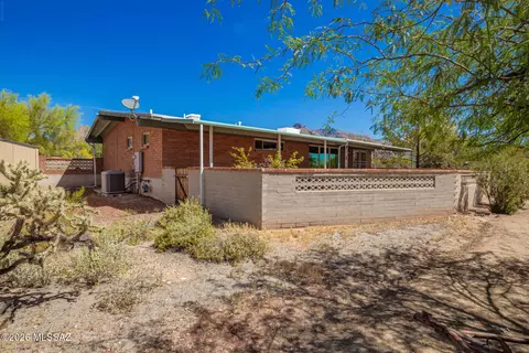 Exterior - 450 E Deone Ln, Tucson, AZ 85704 photo 5 of 12
