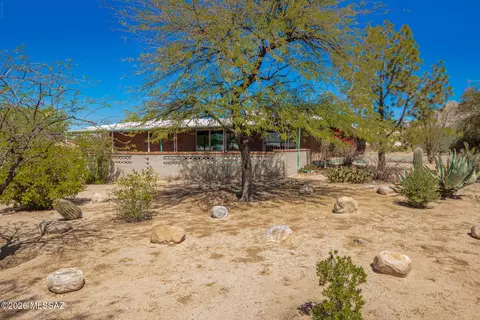 Exterior - 450 E Deone Ln, Tucson, AZ 85704 photo 7 of 12