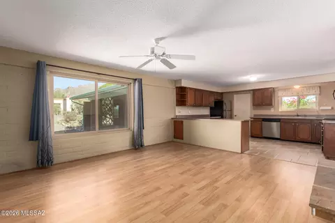 Living - 450 E Deone Ln, Tucson, AZ 85704 photo 1 of 7