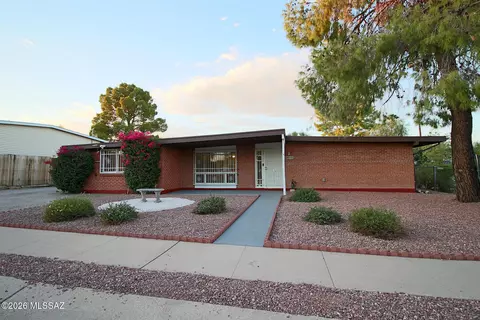 8133 E Colette Pl, Tucson, AZ 85710