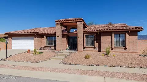 874 N Dusenburg Ave, Tucson, AZ 85748