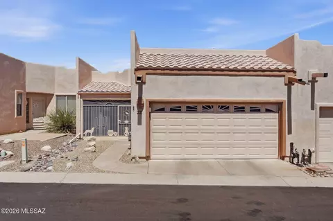 448 W Deerwood Ln, Green Valley, AZ 85614