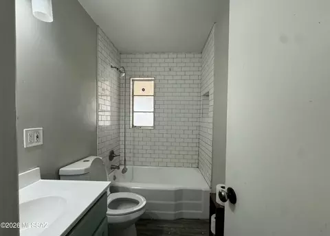 Bath - 4702 E Montecito St, Tucson, AZ 85711 photo 1 of 1